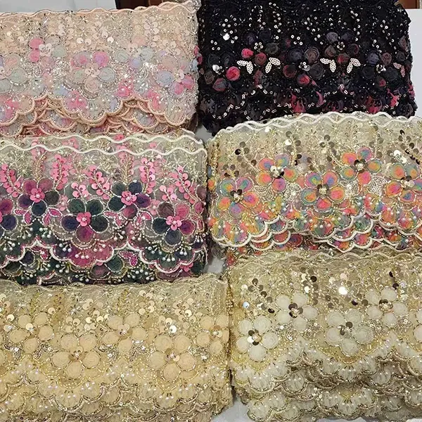 3D торлы гүлдері бар көп түсті кестелі шілтер